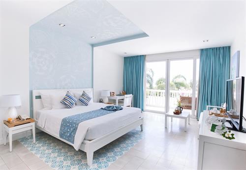 The Cliff Resort & Residences - Azul Pool View Room - 237180