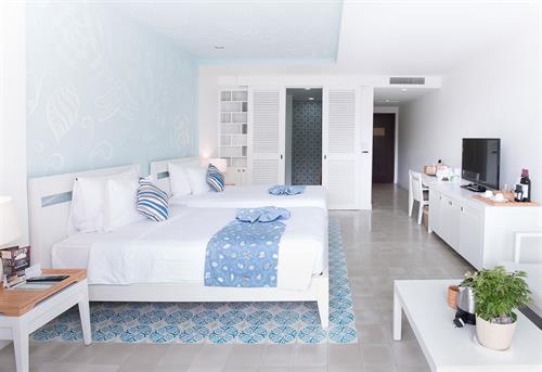 The Cliff Resort & Residences - Azul Pool View Room - 237181